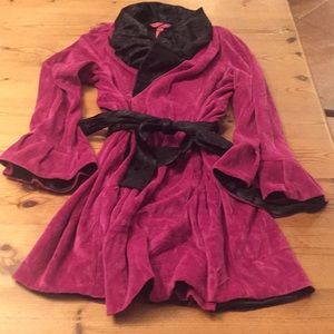 Betsy Johnson robe